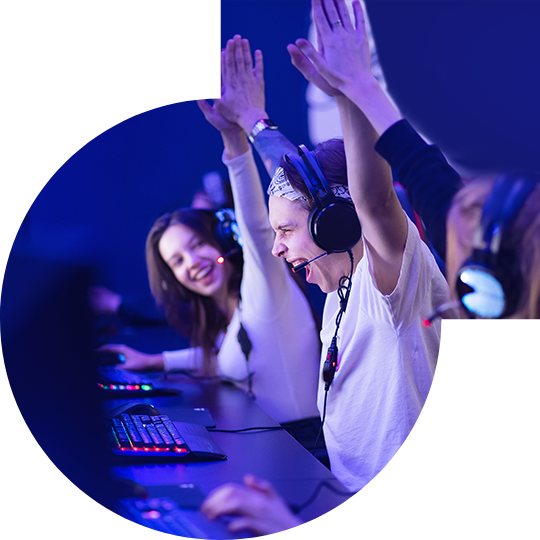 腾博会独家双向驱动技术<br>让电竞玩家尽情享受极致高速快感